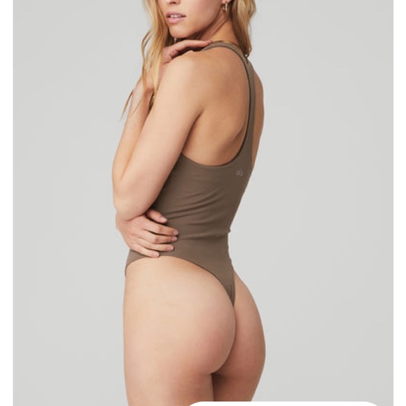 ALO yoga sleek back bodysuit. Hot cocoa. Size Medium. - Picture 3 of 6
